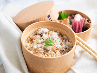 手作りのおいしい曲げわっぱのお弁当【たきこみごはん】
