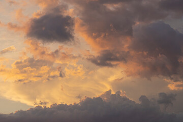 Obraz premium Spectacular clouds. Colorful sunset, cloudspace.