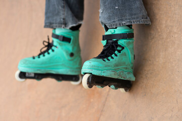 inline skates damaged by time of use