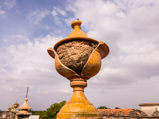 Detail of a broken structure on the rooftop terrace of a hetiage building in a village in Chettinad.