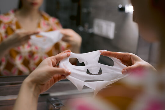 Woman using masks for skin 