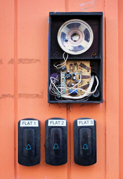 Broken Doorbell