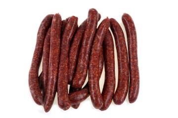 Merguez crues sur fond blanc