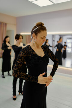 flamenco dance school for adult dancer woman