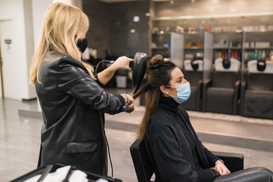 Drying and initiation to curling hair