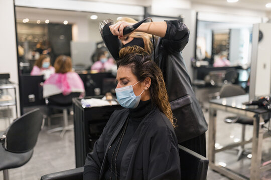 Drying and initiation to curling hair