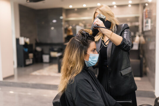 Drying and initiation to curling hair