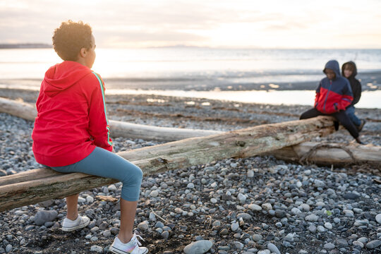 รูปภาพSeeSaw เลือกดูภาพถ่ายสต็อก เวกเตอร์ และวิดีโอ48,485 Adobe Stock