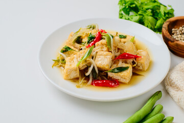 Indonesian stir fry bean sprouts mixed with fried tofu