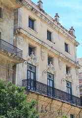 Fototapeta na wymiar Facade of a house in havana. Cuba