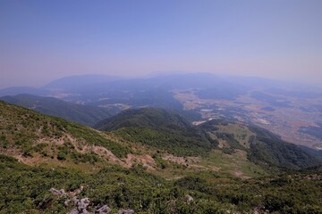 Obraz premium 初夏の伊吹山山頂