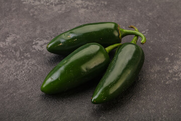 Green raw jalapeno peper heap