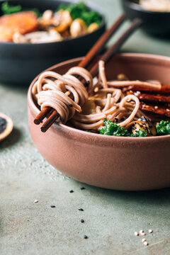 Soba noodle soup with spicy tempeh