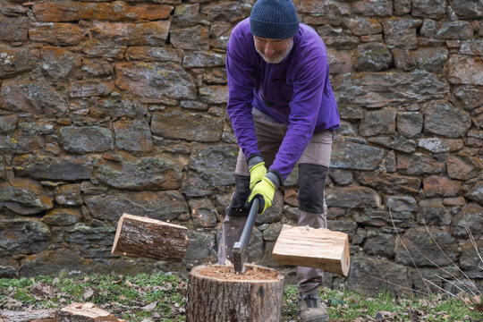 splitting firewood 