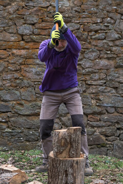 concentrating while wielding the axe
