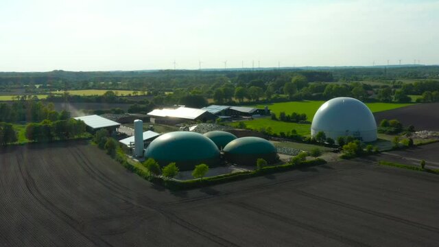 Biogasanlage aus der Luft Perspektive mit einer Drohne aufgenommen