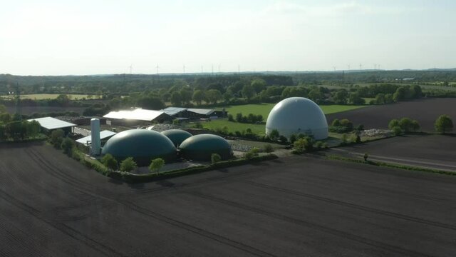 Biogasanlage aus der Luft Perspektive mit einer Drohne aufgenommen