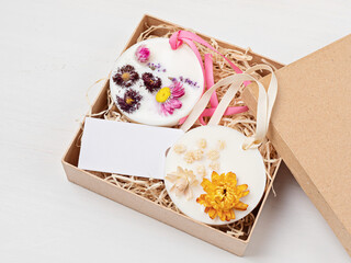 DIY scented soy wax sachet with botanicals and essencial oils. Natural handmade air freshener