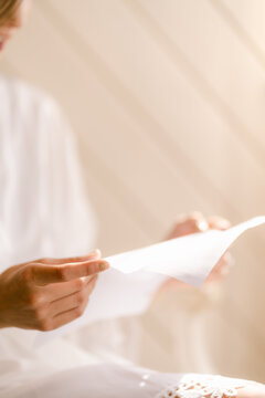 bride reading letter
