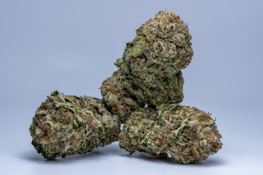 Cannabis Flower Macro - Strain: Juice Boxx