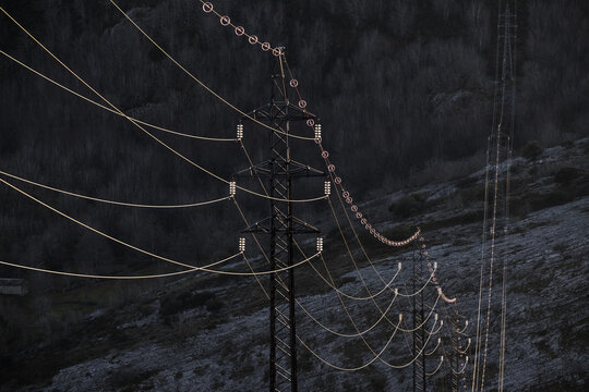 high voltage transmission lines