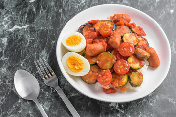 夏野菜のトマト煮込みライス