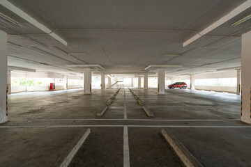 Obraz premium Parking garage department store interior Empty parking lot or garage interior Business building office
