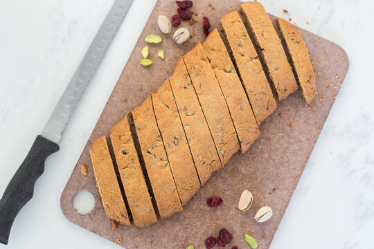 cranberry pistachio biscotti