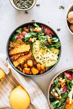 Quinoa bowl with veggies