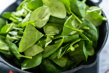 Spinach and ham frittata