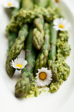 Asparagus with Wild Garlic Pesto