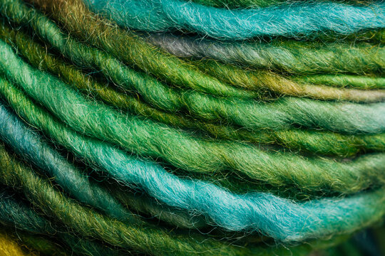 Wool yarn fibers