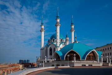 Fototapeta na wymiar View of the Kul Sharif Mosque from the side of the tour desk on the sunny morning sky with clouds, Kazan, Tatarstan, Russia.