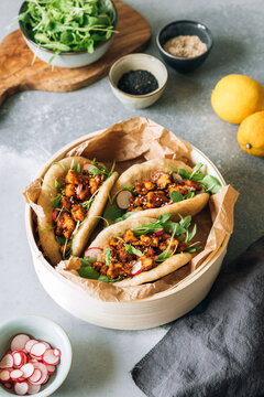 Vegan Bao Buns with spicy tempeh