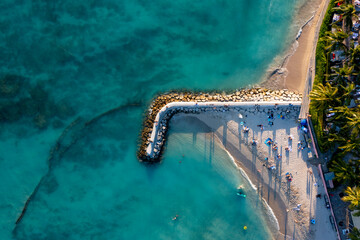 Sand groin built to prevent erosion along Waikiki Beach - obrazy, fototapety, plakaty