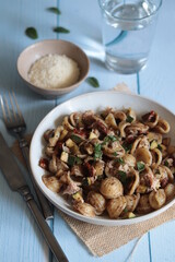 orecchiette aux courgettes et tomates séchées