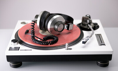 Turntable with headphones