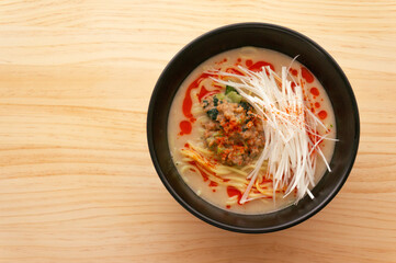 白胡麻坦々麺