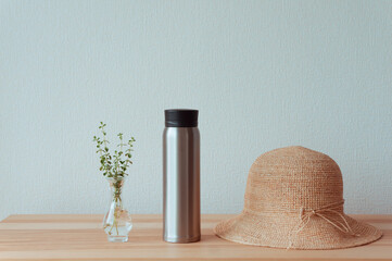 夏の水分補給をイメージしたマイボトル