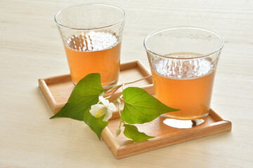 ドクダミ茶　お茶　ドクダミの花