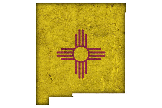 Karte und Fahne von New Mexico auf verwittertem Beton