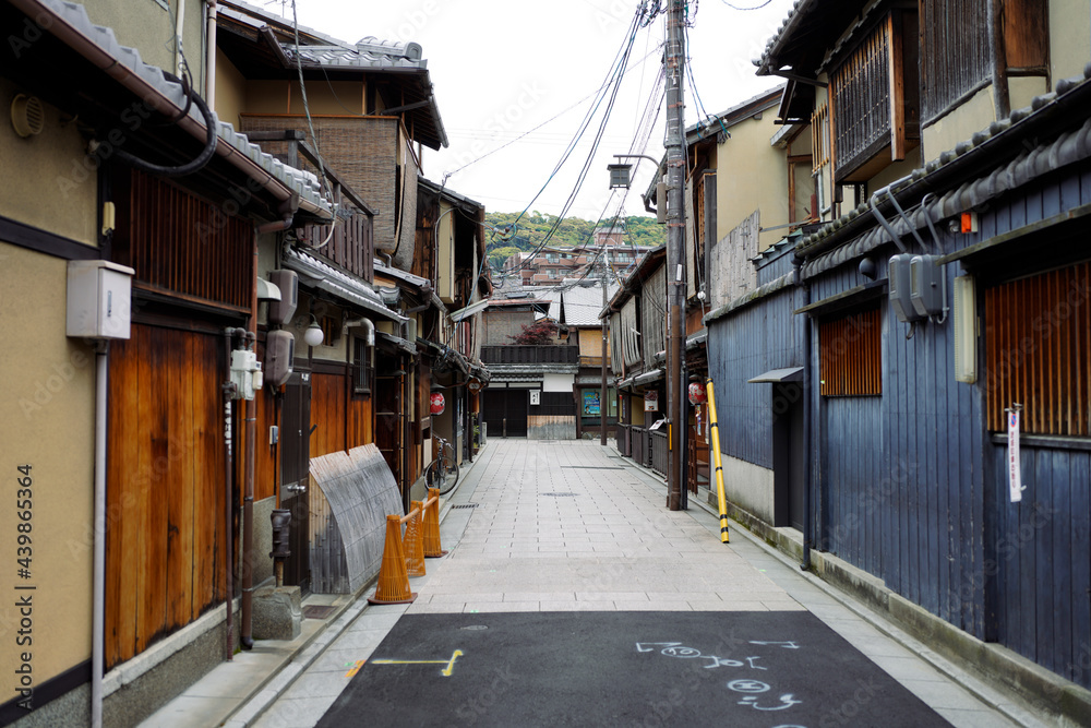 Poster hanamikoji street in kyoto.