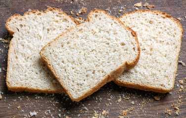 slices of bread on wooden table