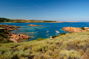 Veduta della spiaggia di Cala Calboni, vicino Punta Canneddi