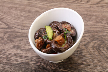 Marinated shiitake mushrooms with herbs