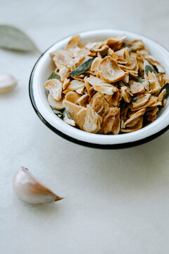 sliced dried garlic