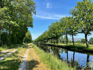 Canal around Hemrik