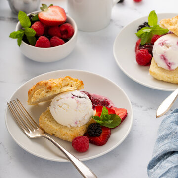 Shortcake ice cream sandwiches with fresh berries