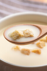 温かいコーンポタージュ