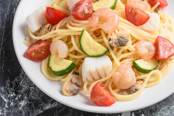 シーフードと夏野菜の冷製パスタ